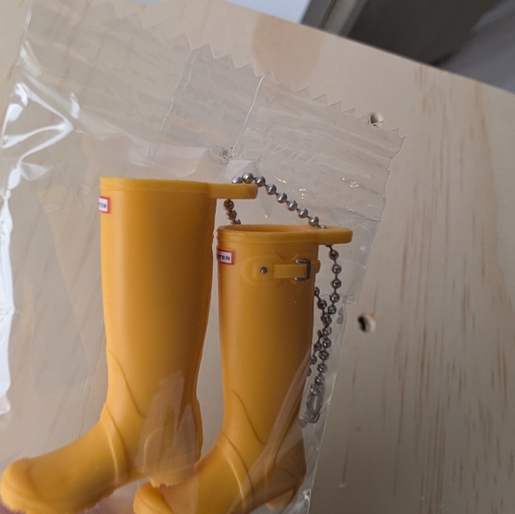 Yellow Hunters Rain Boot Keychain Bag Charm (New In Packaging) - Picture 6 of 9